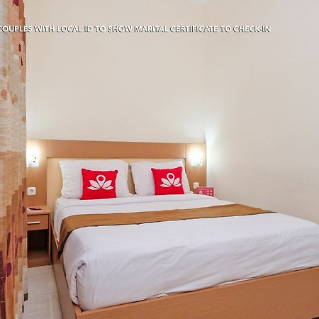 Zen Rooms Near Stasiun Kota Baru Malang Esterno foto